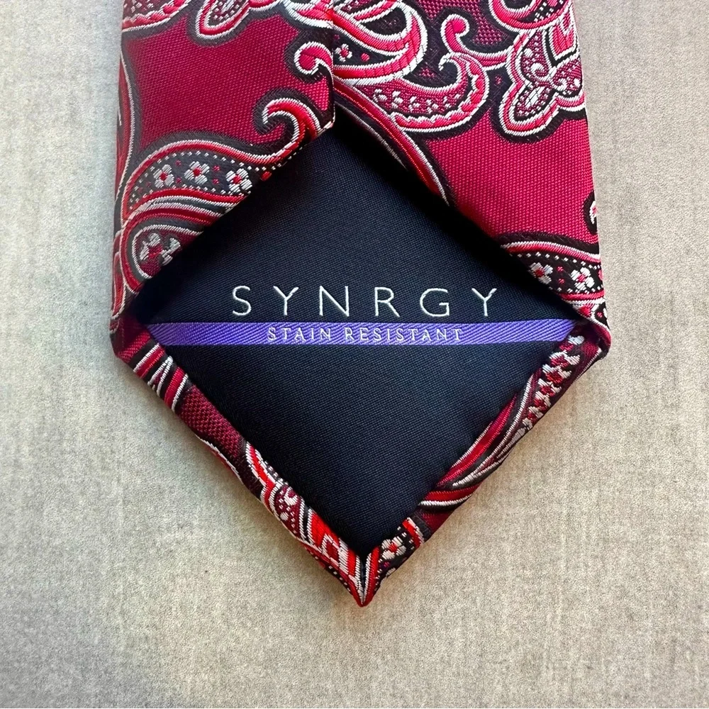 Synergy XL Red Paisley Tie - Stain Resistant